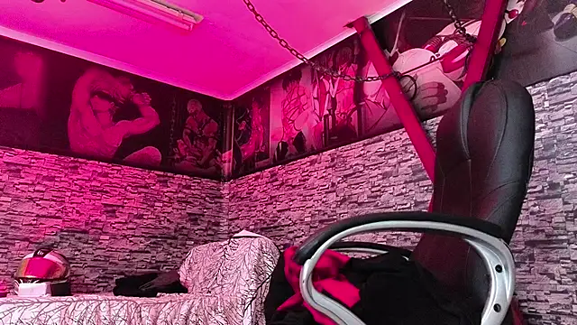 Stuart Boy  online show from 10.07.25