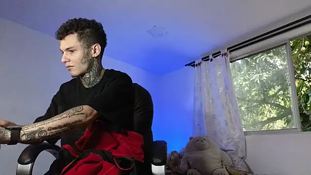 Stuart Boy  online show from 10.18.25