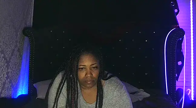 Snapshot of msyvette1970@xh chatting on 12.14.24 msyvette1970xh online show from 12.14.24