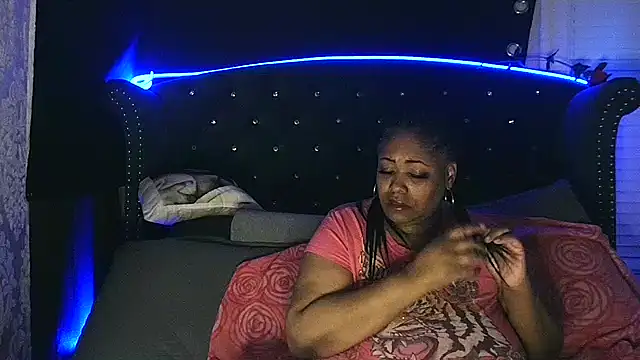 Snapshot of msyvette1970@xh chatting on 01.16.25 msyvette1970xh online show from 01.16.25