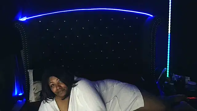 Snapshot of msyvette1970@xh chatting on 02.13.25 msyvette1970xh online show from 02.13.25