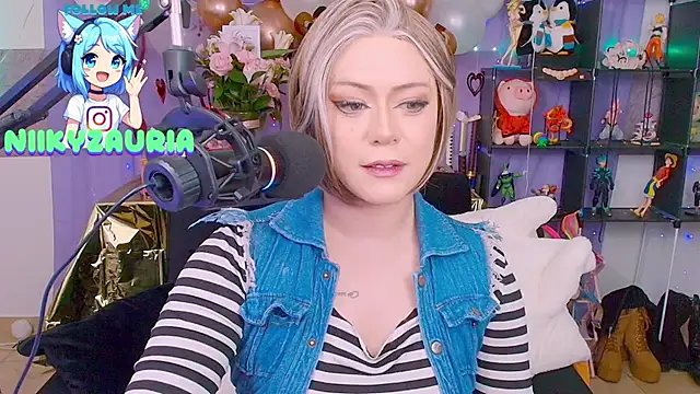 Snapshot of _niiky chatting on 02.19.26 niiky online show from 02.19.26