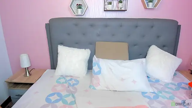 Latin Rachell3 online show from 09.20.25