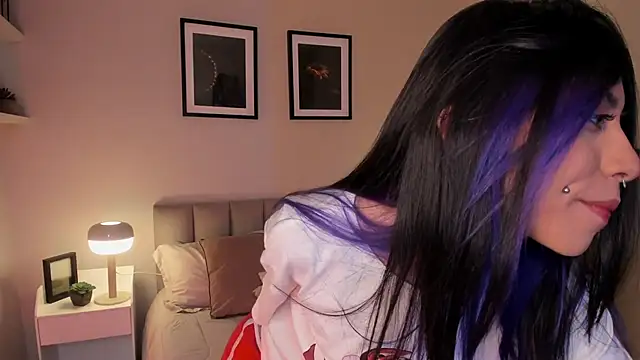 Violetta Nur online show from 04.08.26