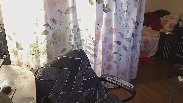 Snapshot of Ireallysquirt chatting on 04.19.26 Ireallysquirt online show from 04.19.26