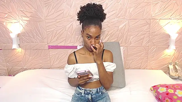 Snapshot of Amarantha_love69 chatting on 12.23.24 Amarantha love69 online show from 12.23.24