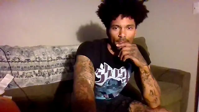 Snapshot of bishopwiththetattoos chatting on 01.13.25 bishopwiththetattoos online show from 01.13.25