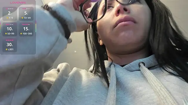 tiffani  love online show from 03.06.25