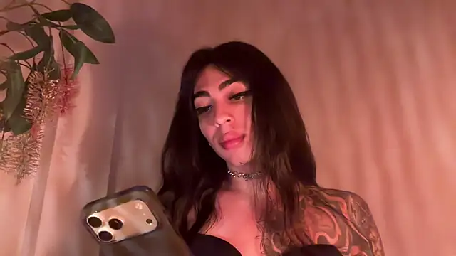 Snapshot of babybriexxx chatting on 12.22.25 babybriexxx online show from 12.22.25