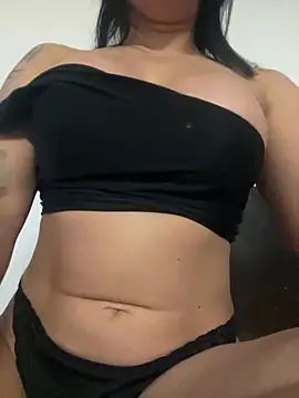 Snapshot of lulu_kis chatting on 10.06.25 lulu kis online show from 10.06.25