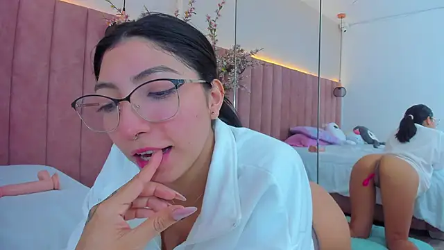 MarianaBranzz online show from 02.10.25