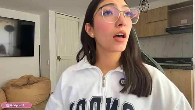 MarianaBranzz online show from 02.26.26