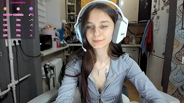 Snapshot of _Nika_Kik chatting on 04.19.26 Nika Kik online show from 04.19.26