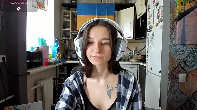 Snapshot of _Nika_Kik chatting on 04.27.26 Nika Kik online show from 04.27.26
