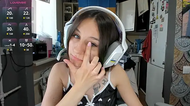 Snapshot of _Nika_Kik chatting on 05.15.26 Nika Kik online show from 05.15.26