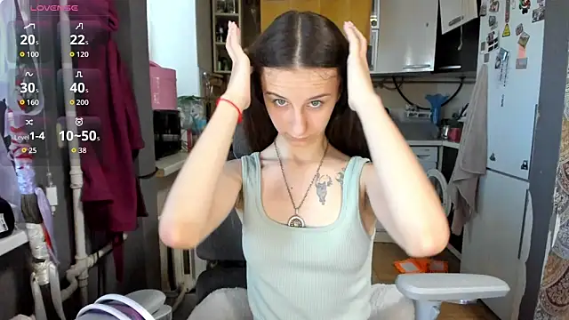Snapshot of _Nika_Kik chatting on 06.21.26 Nika Kik online show from 06.21.26