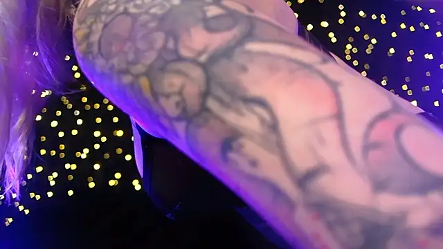 Snapshot of Littlespacemouse chatting on 02.11.26 Littlespacemouse online show from 02.11.26