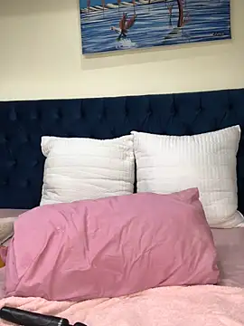 Nicole Liam  online show from 09.13.25