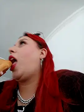 Snapshot of Blair_Elliss chatting on 11.26.25 Blair Elliss online show from 11.26.25