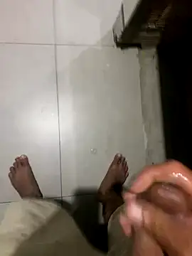 Snapshot of bahlix chatting on 10.19.25 bahlix online show from 10.19.25