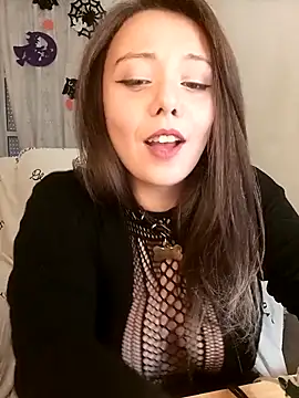 Kimiechanuwu online show from 10.30.25