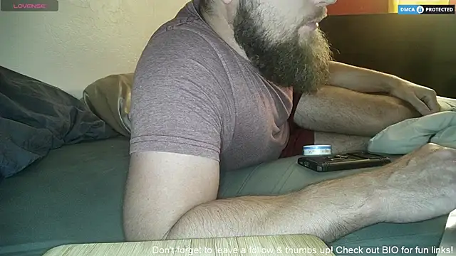 Snapshot of dikdowndaddy chatting on 07.21.26 dikdowndaddy online show from 07.21.26
