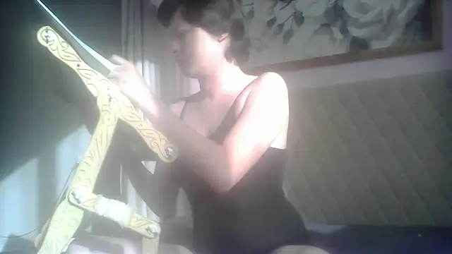 Snapshot of SunElizabeth chatting on 05.19.26 SunElizabeth online show from 05.19.26