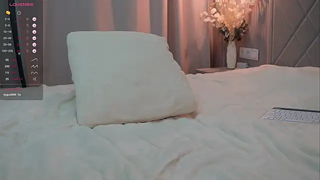  Pretty Doll  online show from 02.04.25