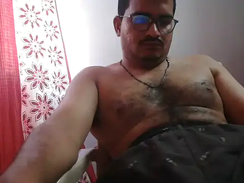 Snapshot of naughtymike0007 chatting on 05.18.26 naughtymike0007 online show from 05.18.26