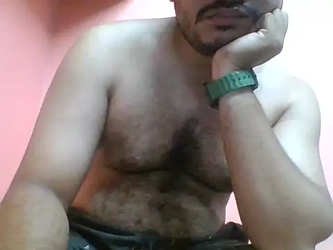 Snapshot of naughtymike0007 chatting on 06.01.26 naughtymike0007 online show from 06.01.26