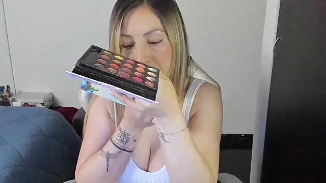 Andreina Suann online show from 02.19.25