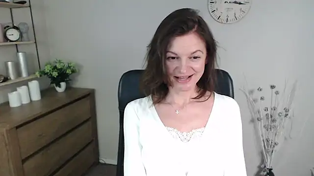 Snapshot of VivianWILD chatting on 01.08.25 VivianWILD online show from 01.08.25