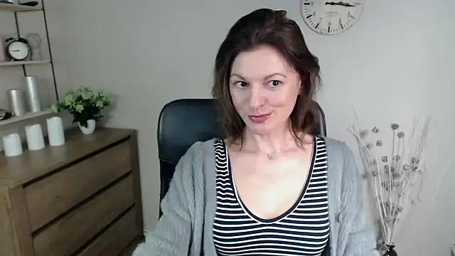 Snapshot of VivianWILD chatting on 01.11.25 VivianWILD online show from 01.11.25