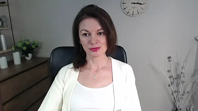 Snapshot of VivianWILD chatting on 01.22.25 VivianWILD online show from 01.22.25