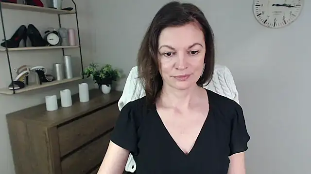 Snapshot of VivianWILD chatting on 01.27.25 VivianWILD online show from 01.27.25