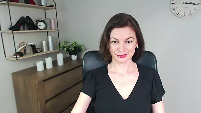 Snapshot of VivianWILD chatting on 01.27.25 VivianWILD online show from 01.27.25