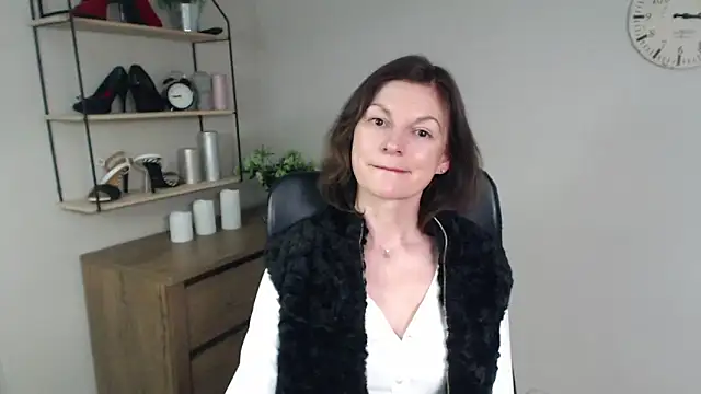 Snapshot of VivianWILD chatting on 02.13.25 VivianWILD online show from 02.13.25