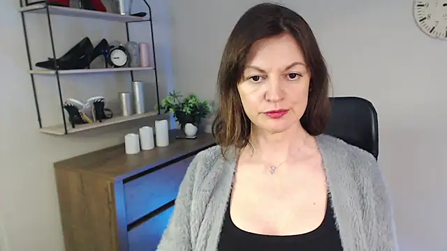 Snapshot of VivianWILD chatting on 02.21.25 VivianWILD online show from 02.21.25