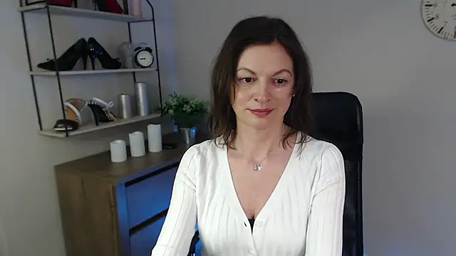 Snapshot of VivianWILD chatting on 02.25.25 VivianWILD online show from 02.25.25