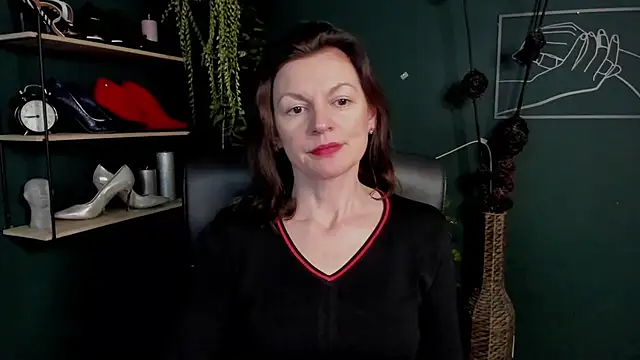 Snapshot of VivianWILD chatting on 03.12.25 VivianWILD online show from 03.12.25