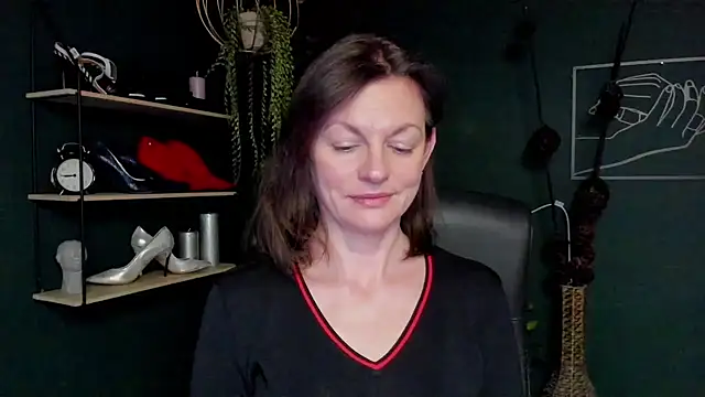 Snapshot of VivianWILD chatting on 03.17.25 VivianWILD online show from 03.17.25