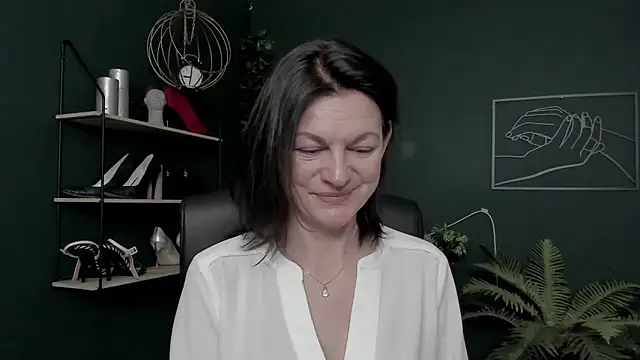 Snapshot of VivianWILD chatting on 01.19.26 VivianWILD online show from 01.19.26