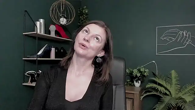 Snapshot of VivianWILD chatting on 02.09.26 VivianWILD online show from 02.09.26