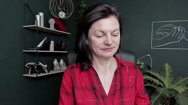 Snapshot of VivianWILD chatting on 02.24.26 VivianWILD online show from 02.24.26