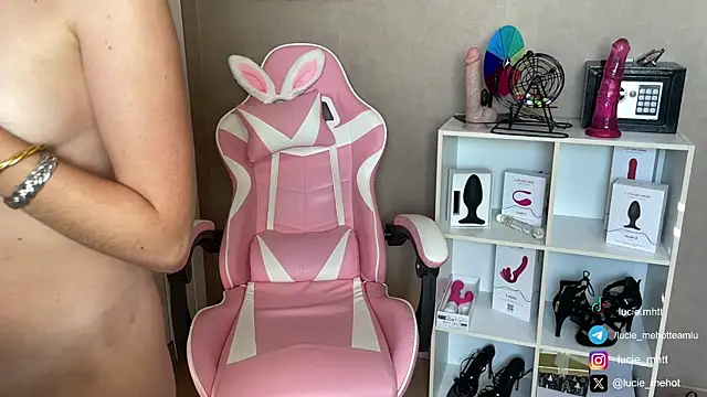 lucie mehott online show from 09.29.25