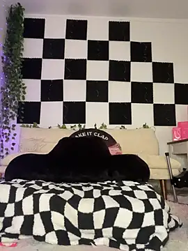 yummyrina online show from 04.22.26