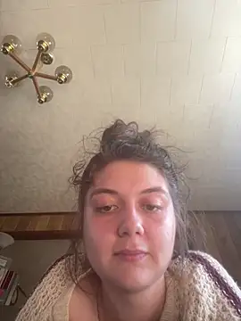 Snapshot of itzcheyduh chatting on 02.27.26 itzcheyduh online show from 02.27.26