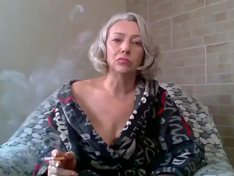 Lorie Carrie online show from 12.15.25