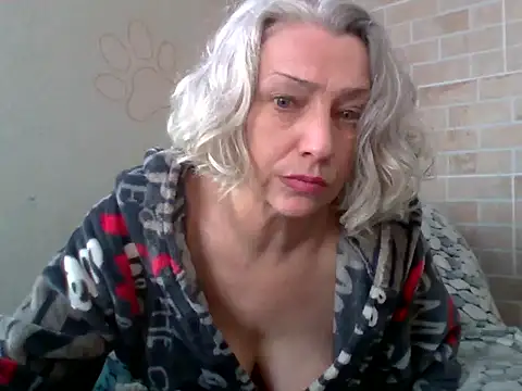 Lorie Carrie online show from 02.13.26