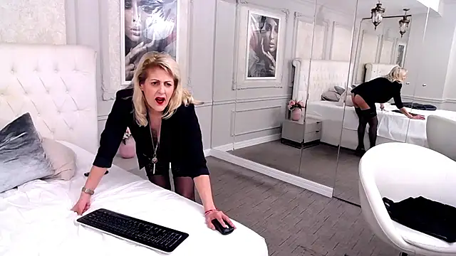 ElenaJuarez online show from 03.22.25